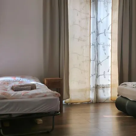 דירה Comfortable House With Two Floors לינץ