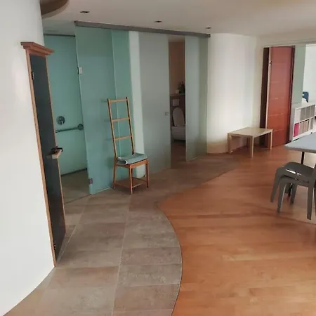 דירה Comfortable House With Two Floors לינץ