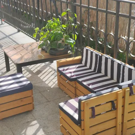 Comfortable House With Two Floors לינץ
