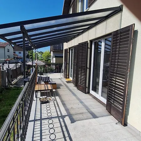 Comfortable House With Two Floors * לינץ