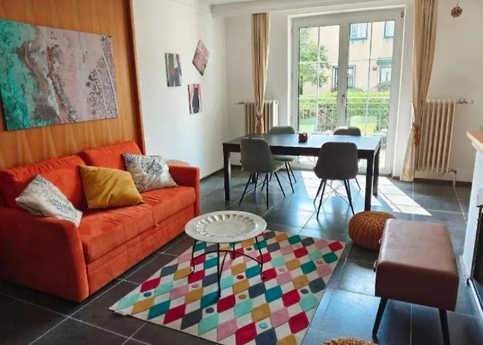 Comfortable House With Two Floors شقة