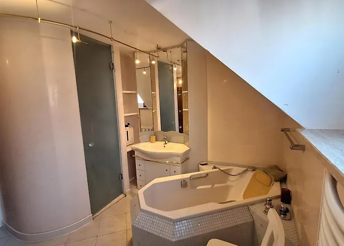 Comfortable House With Two Floors لينتز